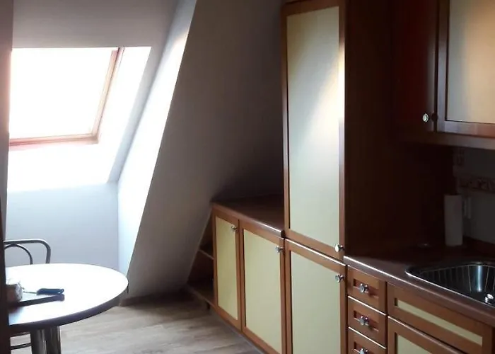 Kamieniczka Bed & Breakfast 3*